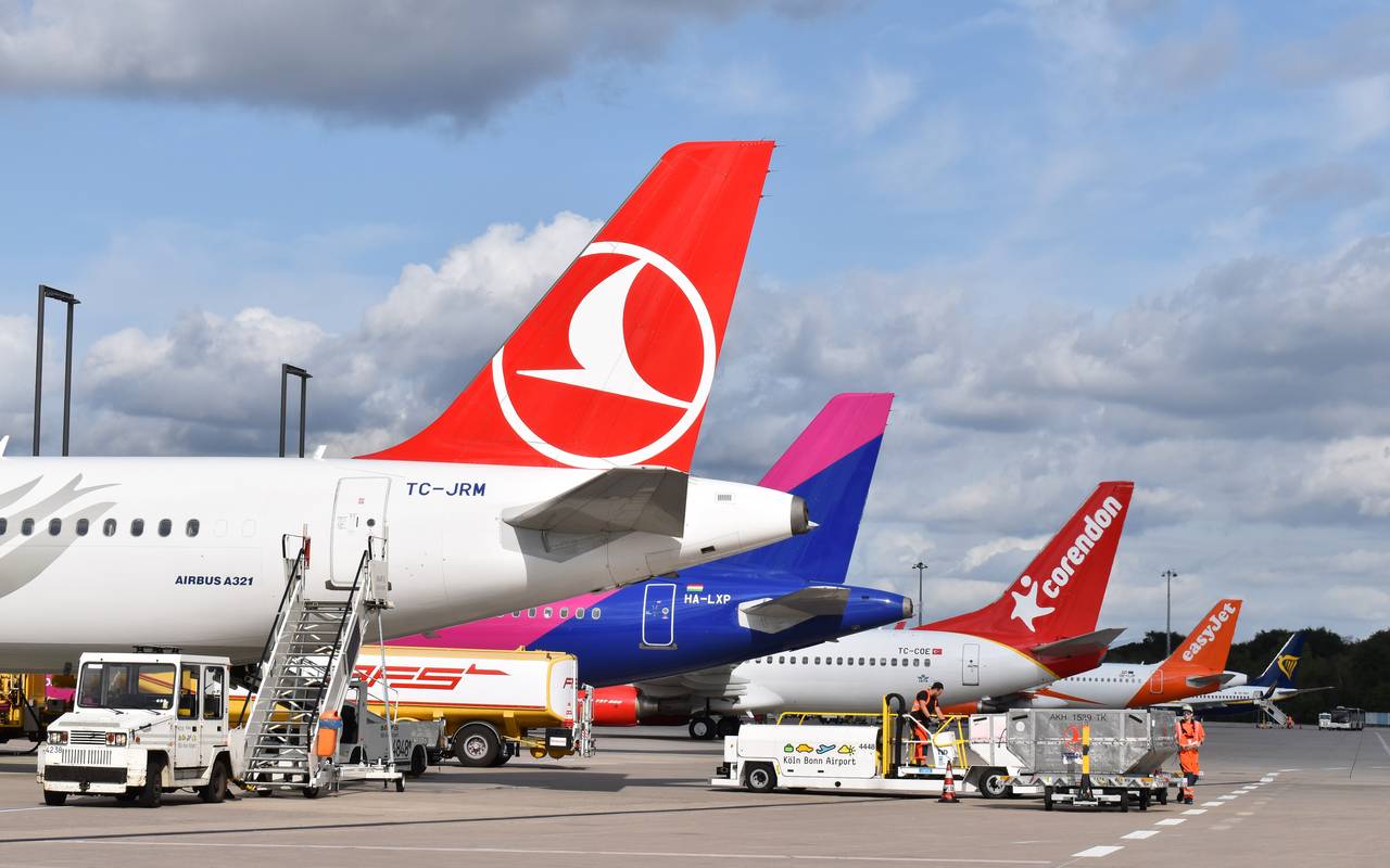Ferienflieger am Kölner Flughafen