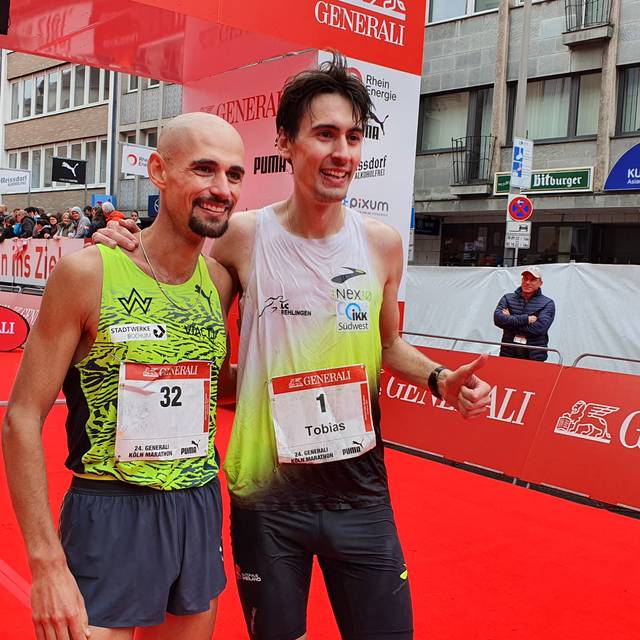 Marathongewinner Tobias Blum (rechts)