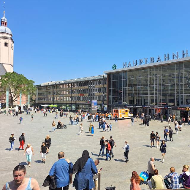 Köln HBF Vorplatz