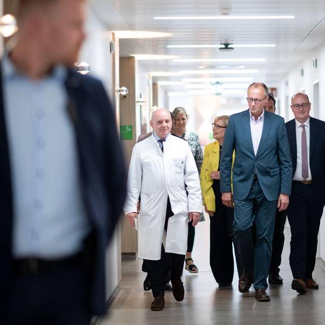 Bundeskanzler Merz im Alfried Krupp Krankenhaus in Essen