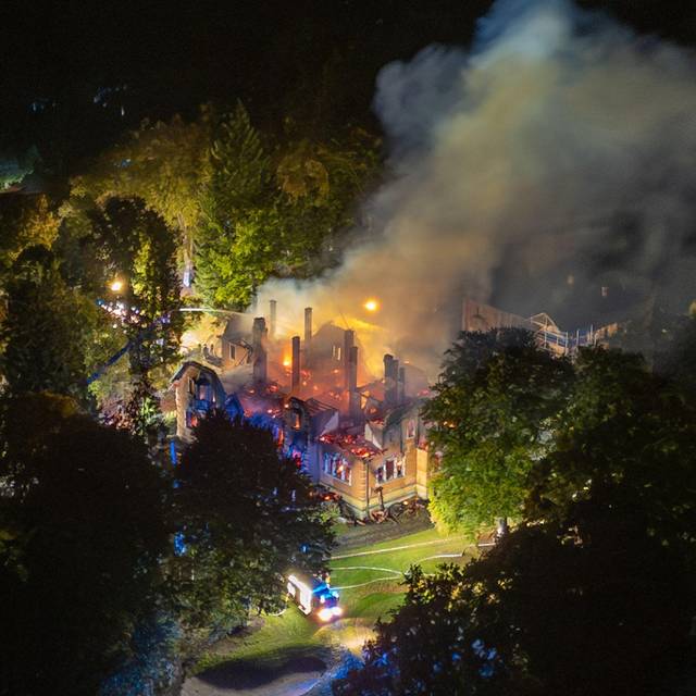 Jagdschloss in Donaustauf abgebrannt