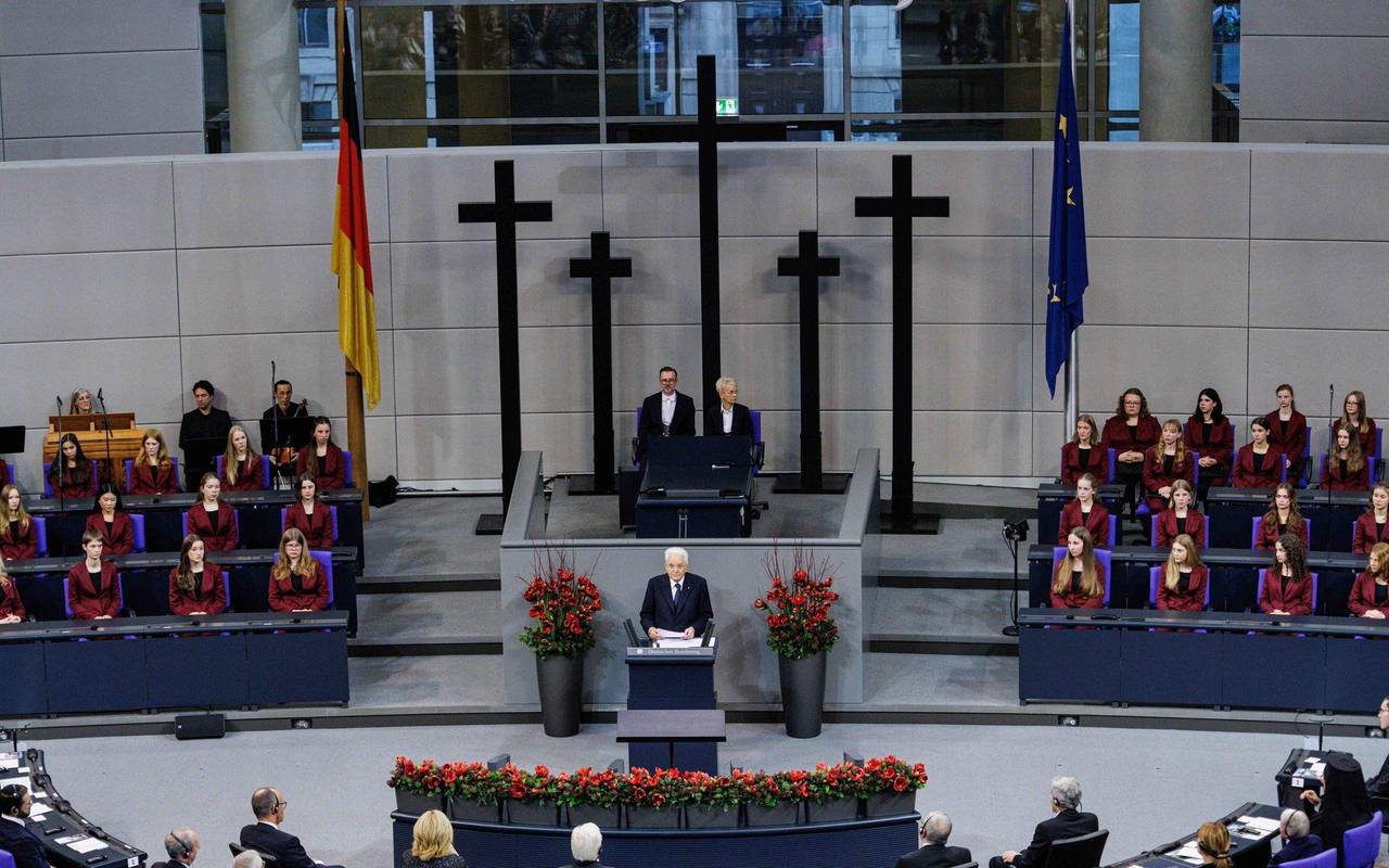 Gedenkveranstaltungen am Volkstrauertag in Berlin - Bundestag