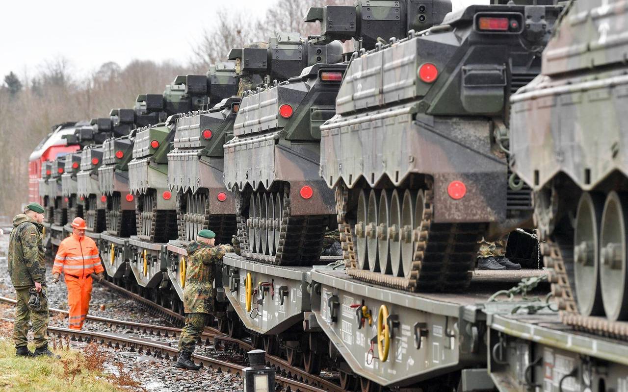 Bundeswehr verlädt Schützenpanzer für Litauen