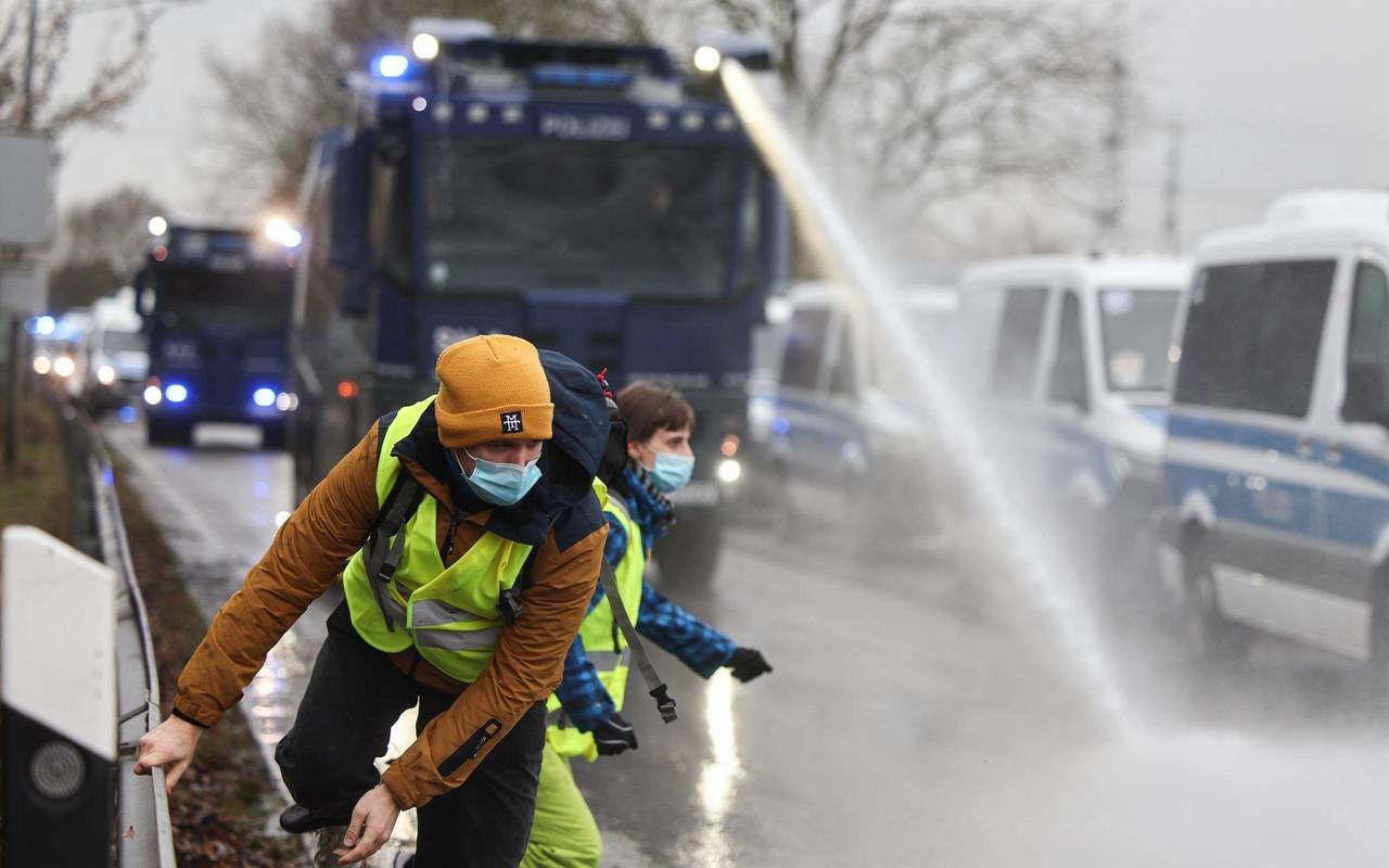 Neugründung AfD-Jugendorganisation - Proteste