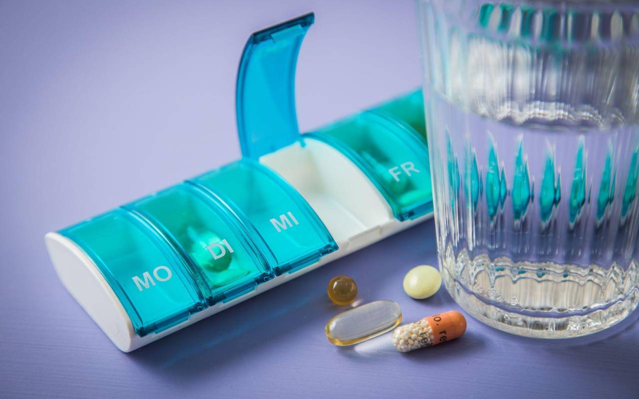 Wochendispenser mit Tabletten