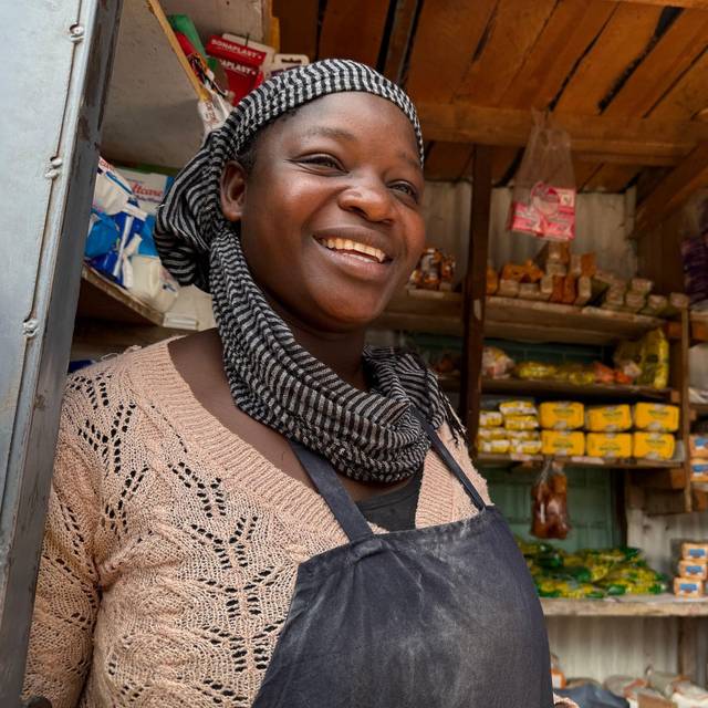 Slum Kibera - Ladeninhaberin Mary Abongo