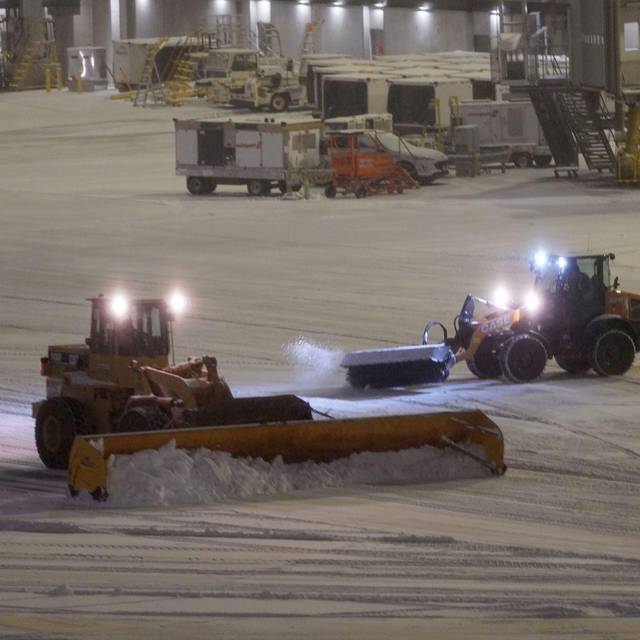 Wintersturm im Nordosten der USA - Flughafen New York