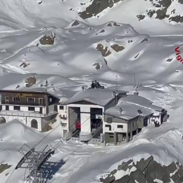 Viele Menschen sitzen nach Seilbahn-Unfall in Italien fest