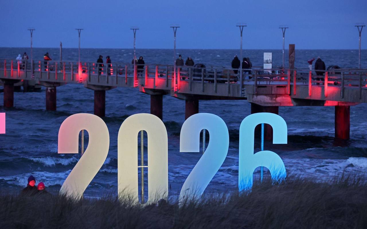 Installation "Zingst 2026" für Silvester am Ostseestrand