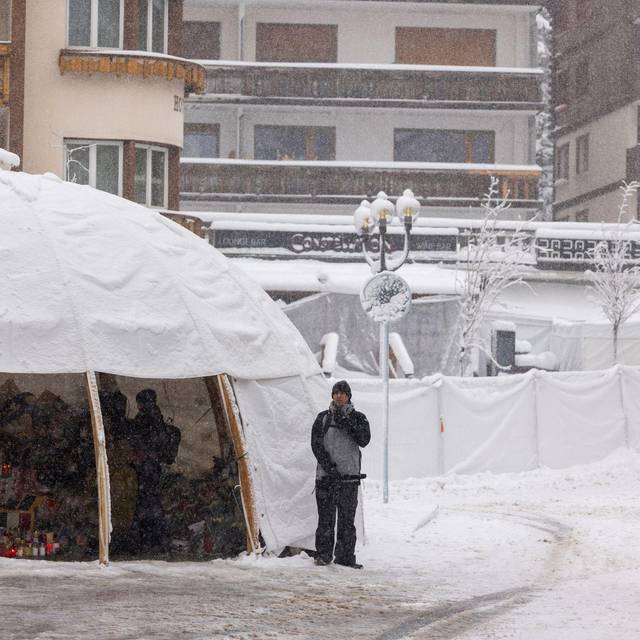 Trauerfeier nach Brand im Schweizer Skiort Crans-Montana