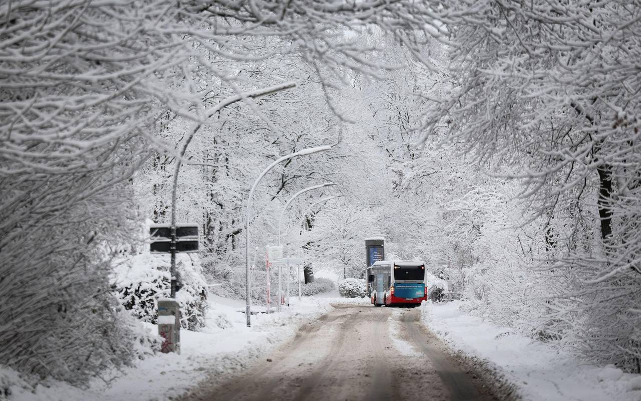 Auf Schnee folgt Eis - Gefahr auf glatten Straßen