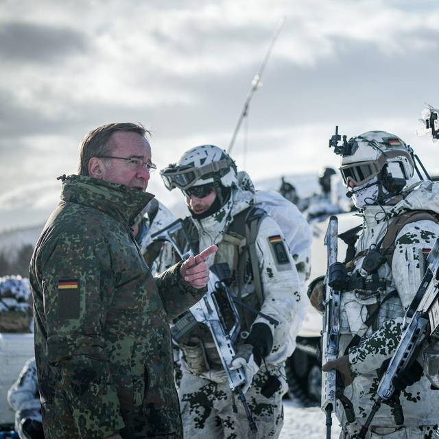 Bundesverteidigungsminister Pistorius besucht Nato-Übung