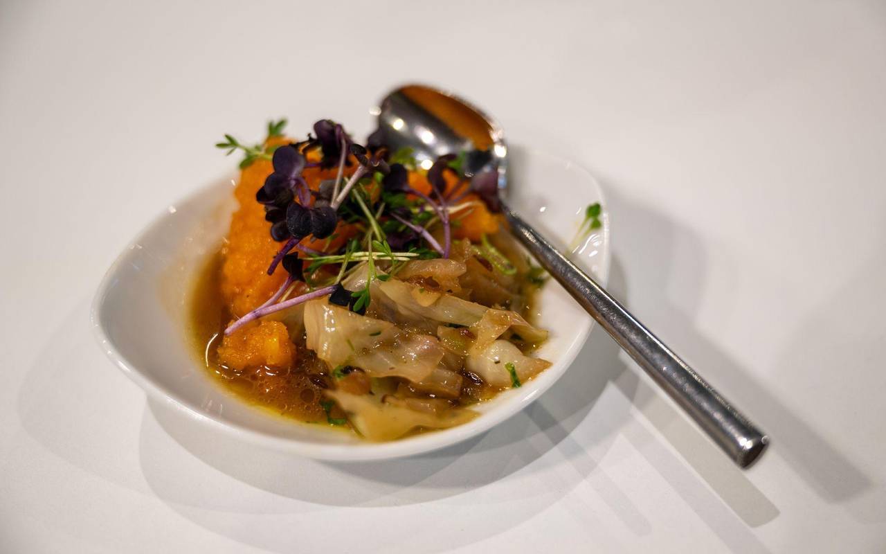 Schmorkohl zubereitet von Bio-Spitzenkoch Sebastian Junge