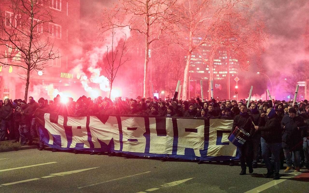 FC St. Pauli - Hamburger SV - HSV-Fanmarsch