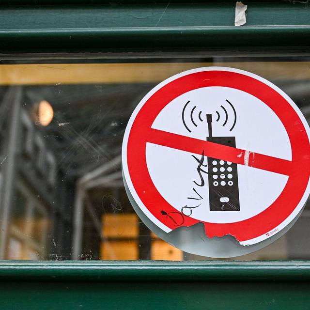 Handyverbot an weiterführenden Schulen in Sachsen