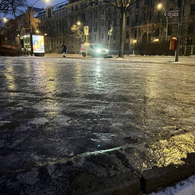 Glätte und Warnstreik in Berlin