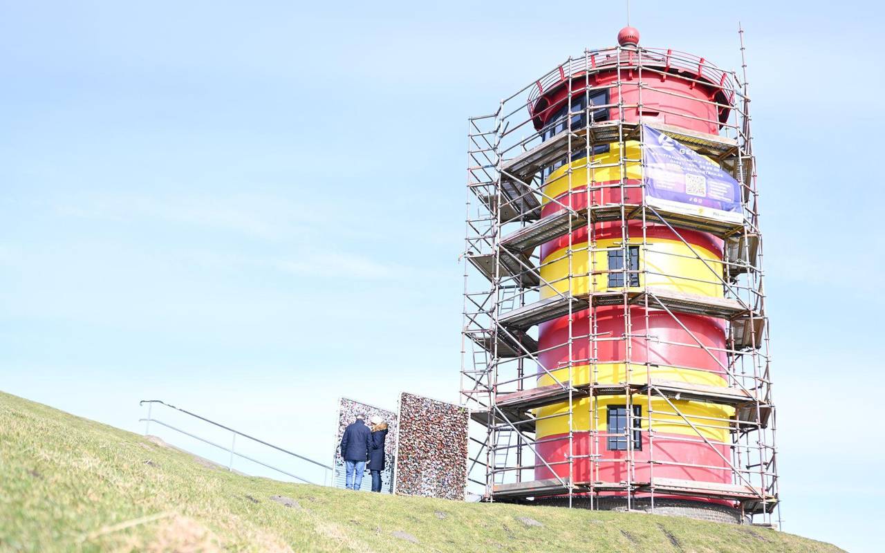 Pilsumer Leuchtturm bekommt Neuanstrich