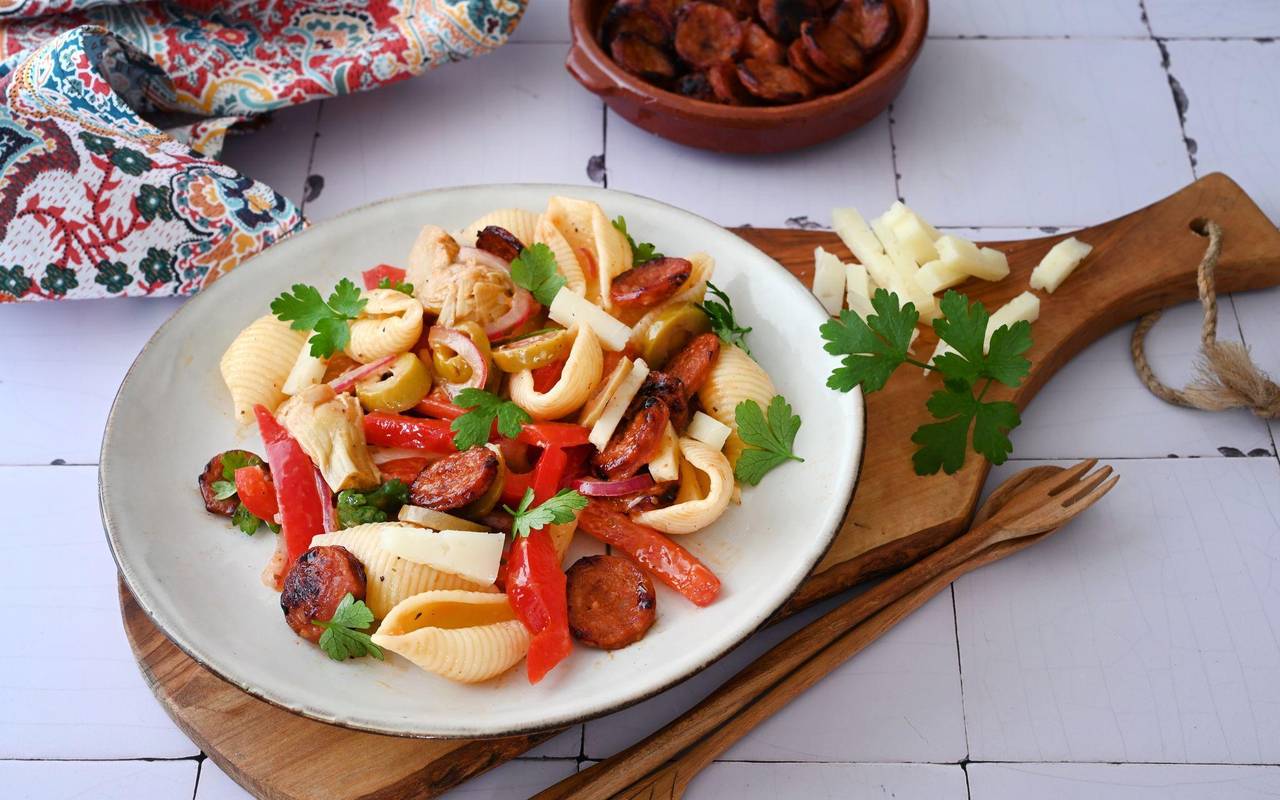 Spanischer Nudelsalat