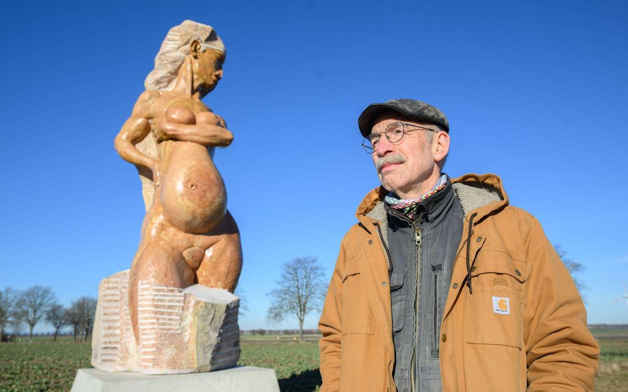Nackte Statue "Mea Dea" sorgt für Aufsehen