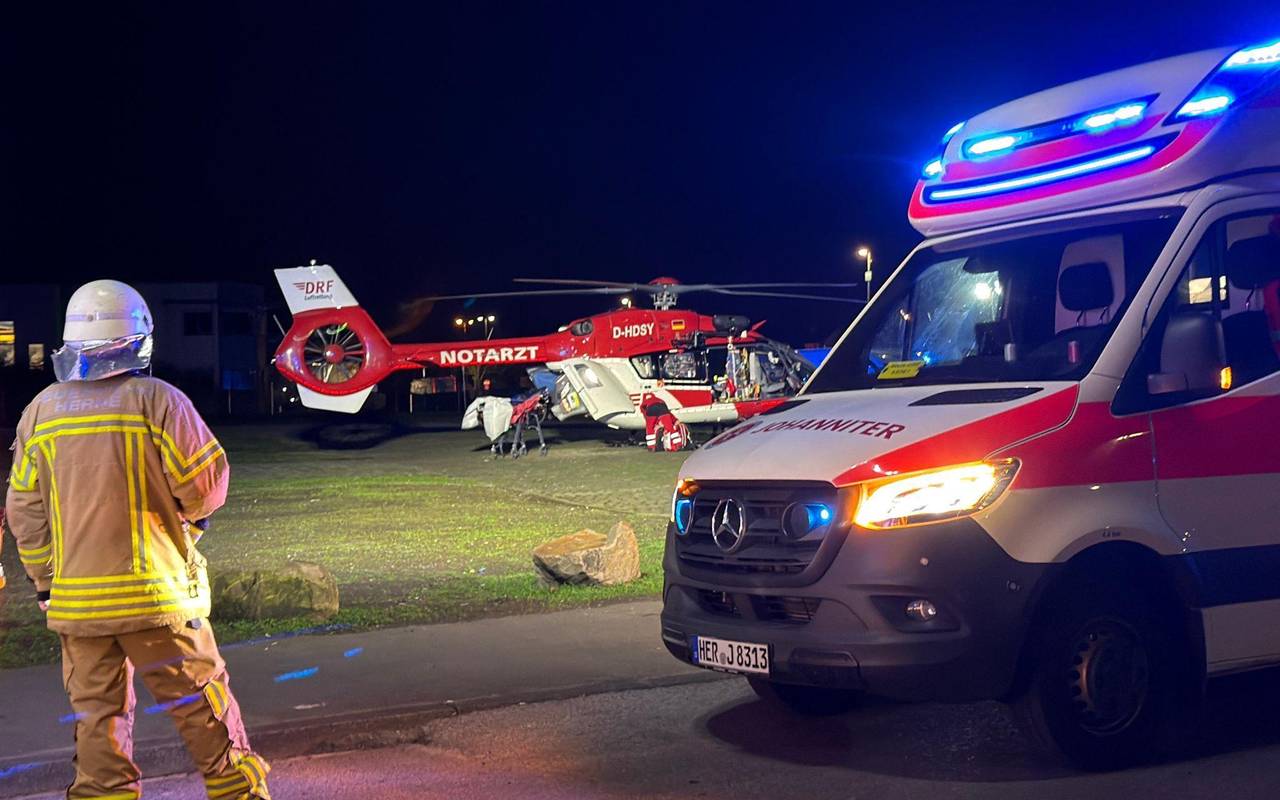 Kleinkind stürzt aus Fenster