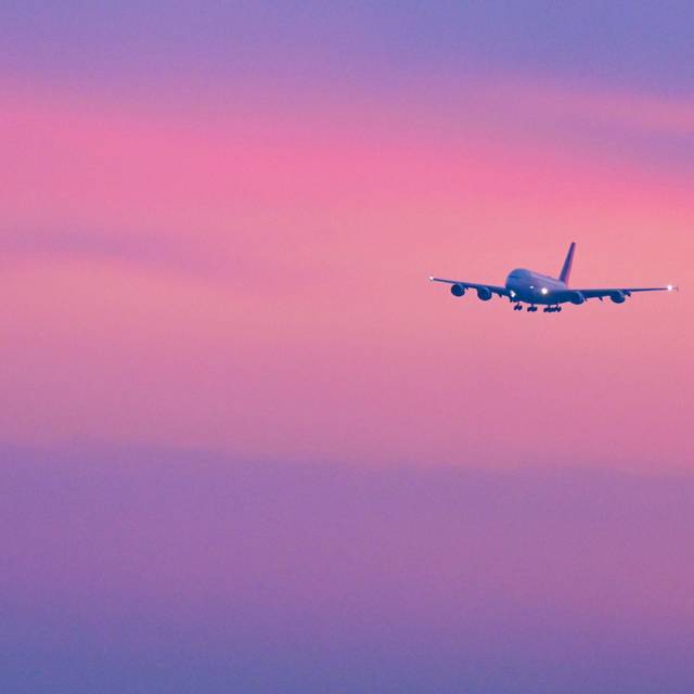 Airbus A380 aus Abu Dhabi landet in München ohne Passagiere