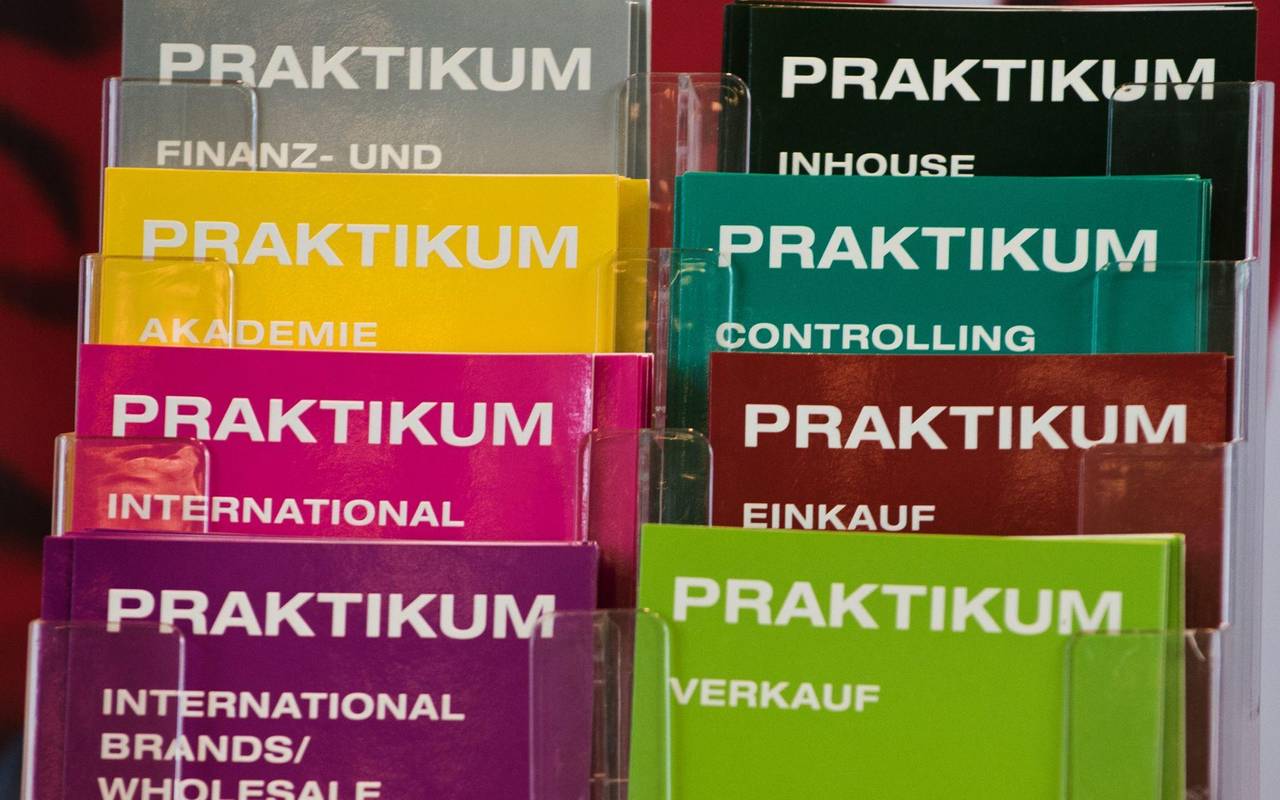 Flyer bewerben Praktika in unterschiedlichen Bereichen