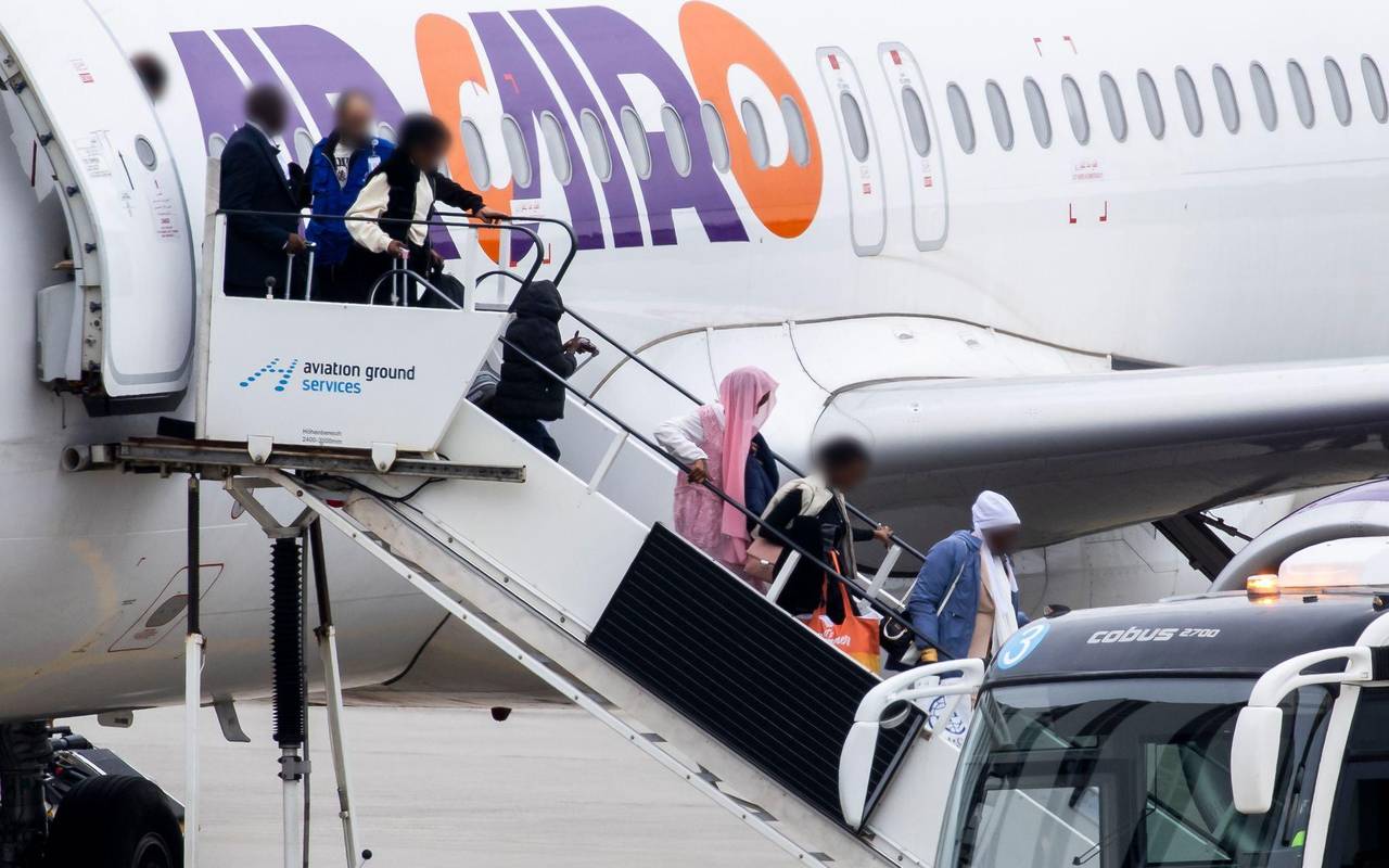 EU-Resettlement-Flug aus Kairo in Hannover gelandet