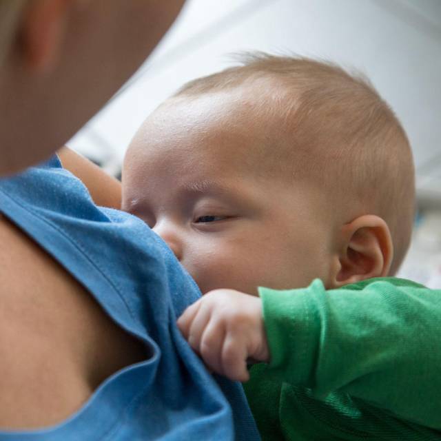 Stillen erfordert einen besonderen Schutz von Mutter und Kind.