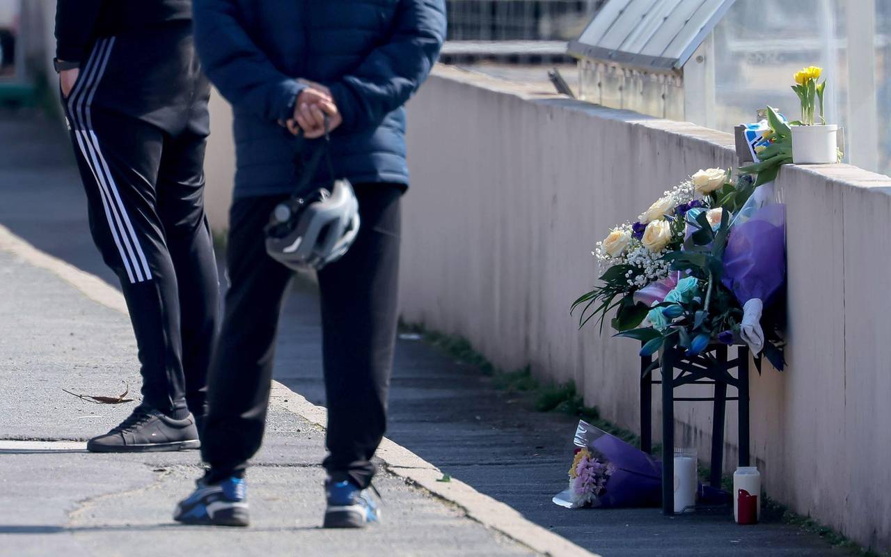 Fußballtor stürzt auf siebenjährigen Jungen