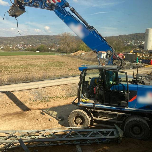 Baggerfahrer bei ICE-Unfall nahe Gelnhausen verletzt