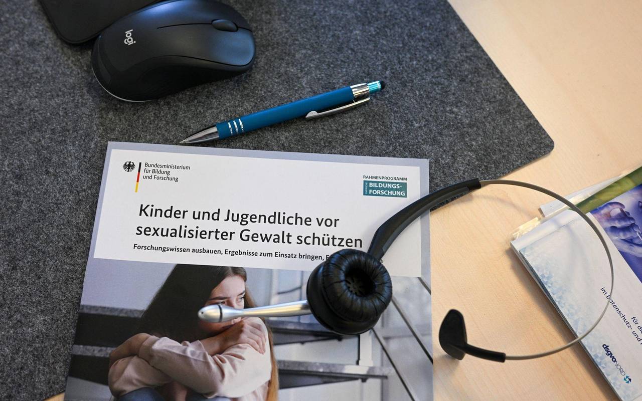 Hilfe-Telefon Sexueller Missbrauch