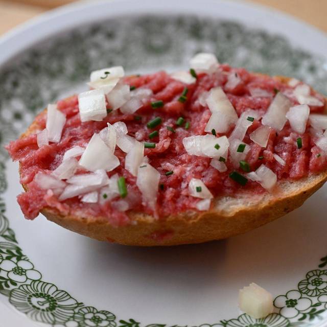 Hersteller ruft Zwiebelmett zurück