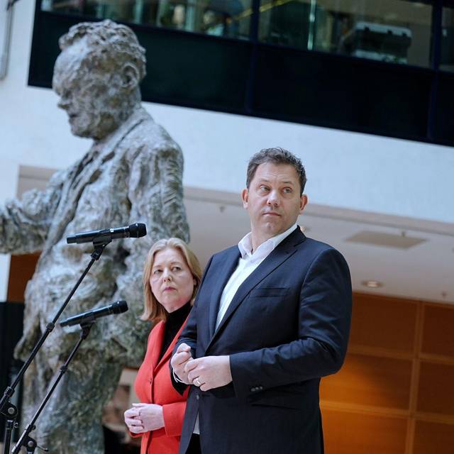 Gremiensitzungen und Statements der Bundesparteien