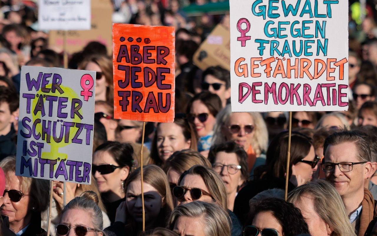 Demonstration gegen sexualisierte digitale Gewalt