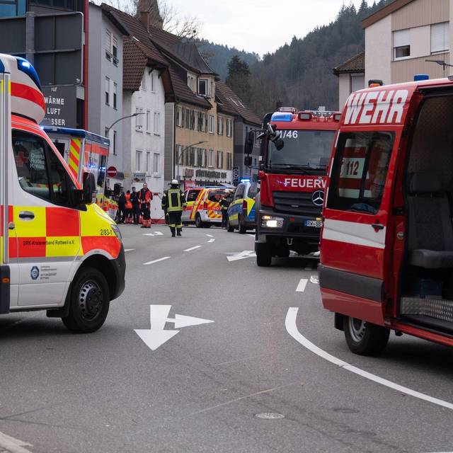 Lastwagen erfasst Mutter und Kind - beide tot