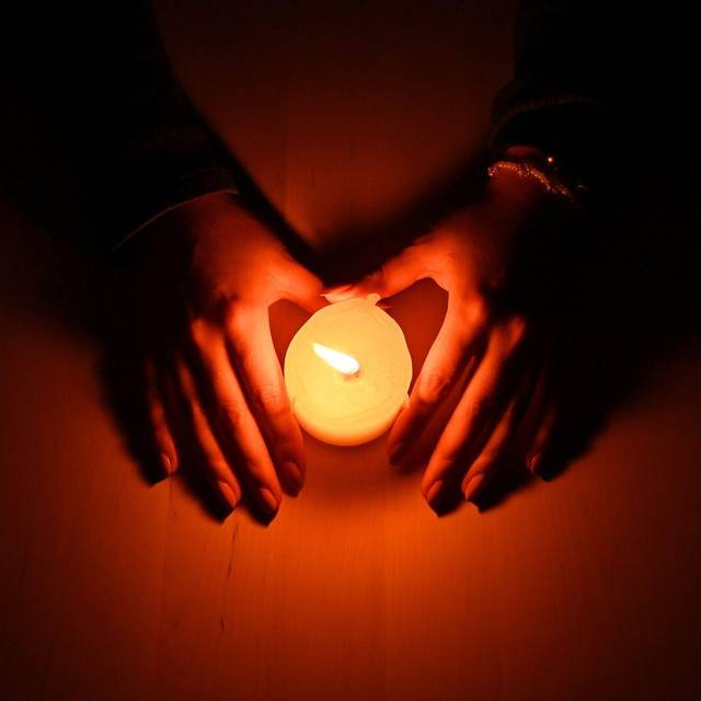Kerze im Dunkeln