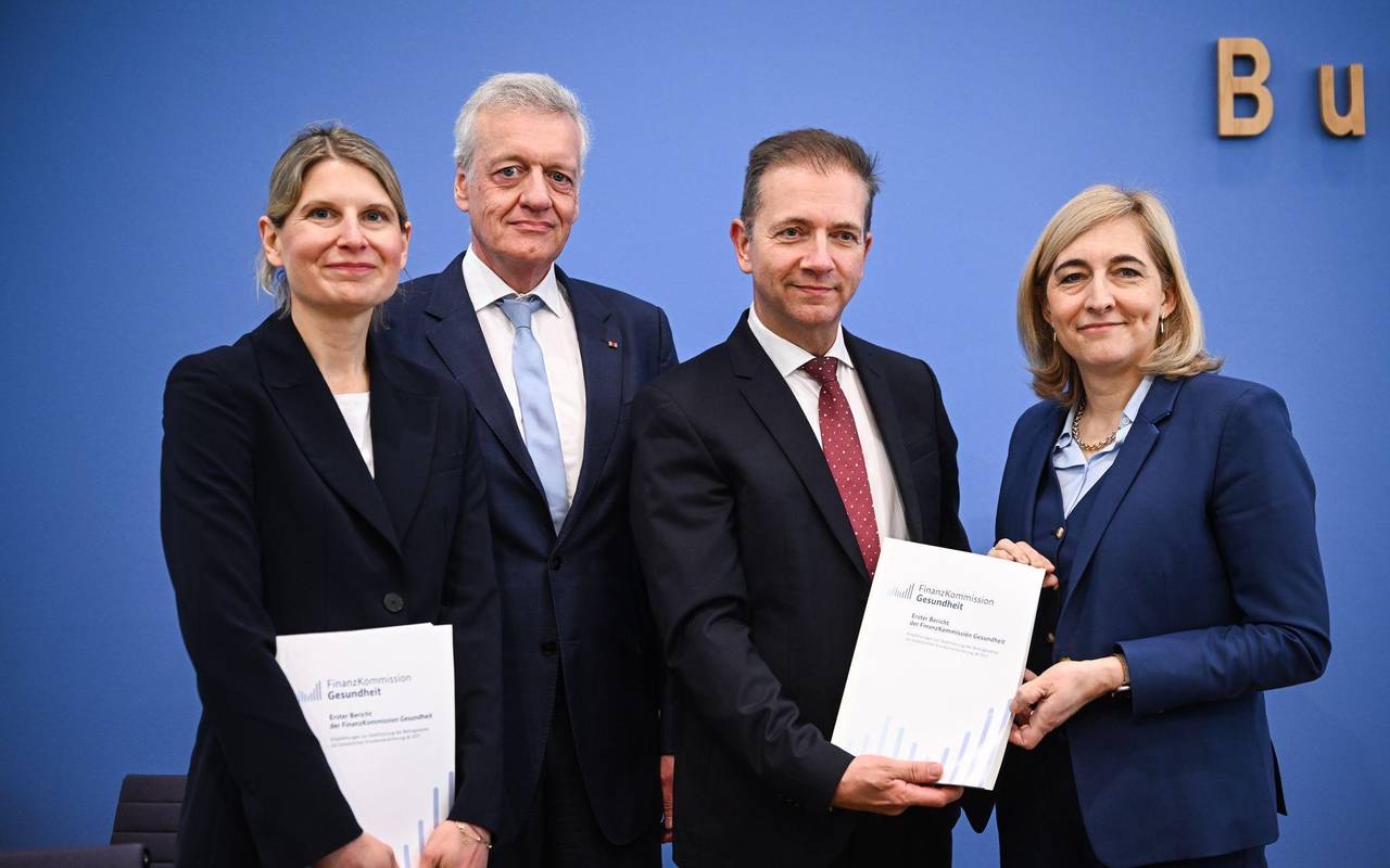 Pressekonferenz von Bundesgesundheitsministerin Warken