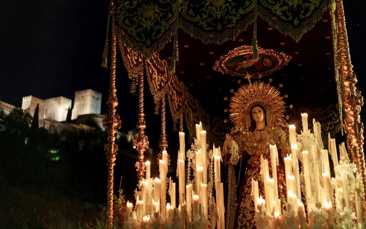 Prozession in Granada