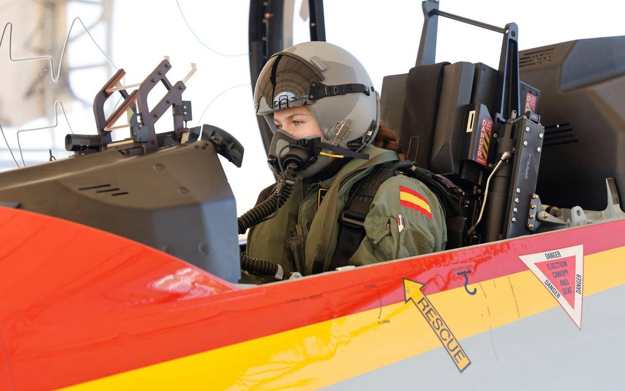Prinzessin Leonor absolviert ihren ersten Soloflug
