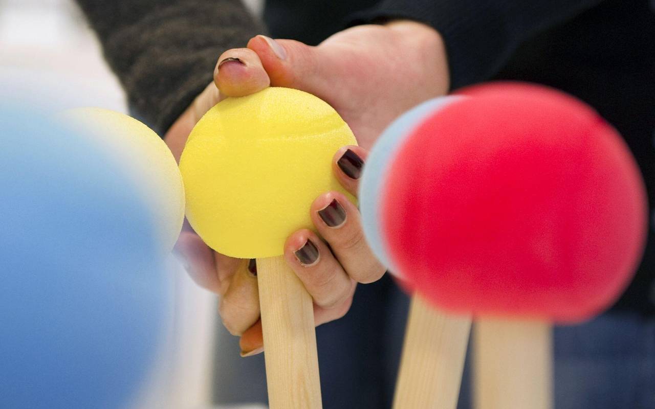 Frau nimmt an einer Ergotherspie teil