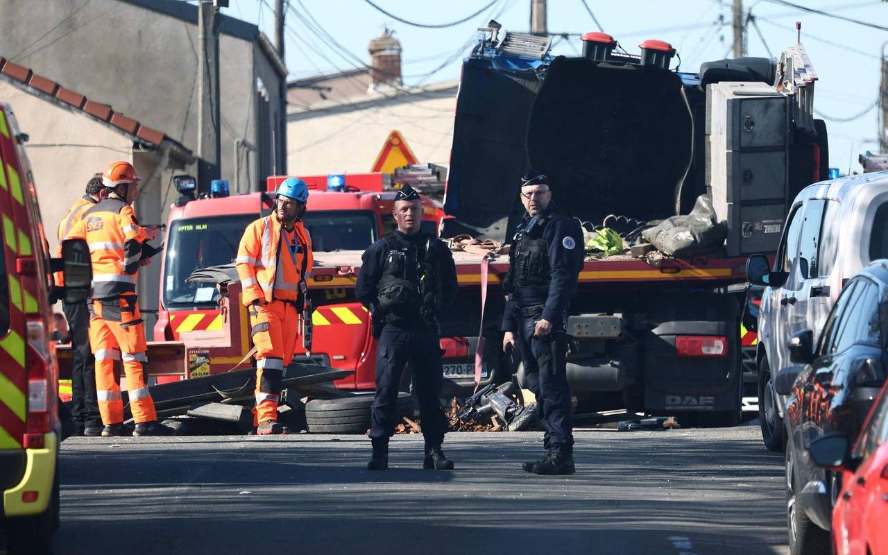TGV kracht in Nordfrankreich in Laster
