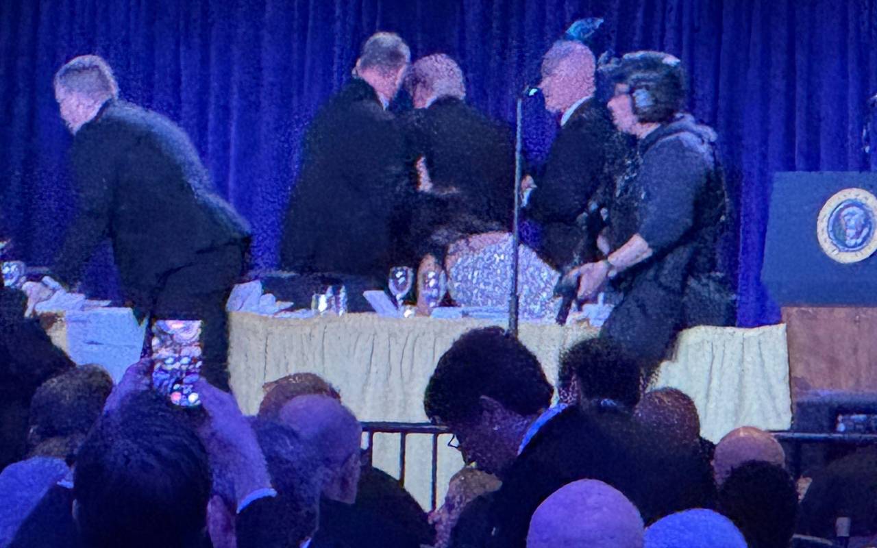 Secret Service Agenten reagieren während des Gala-Dinners