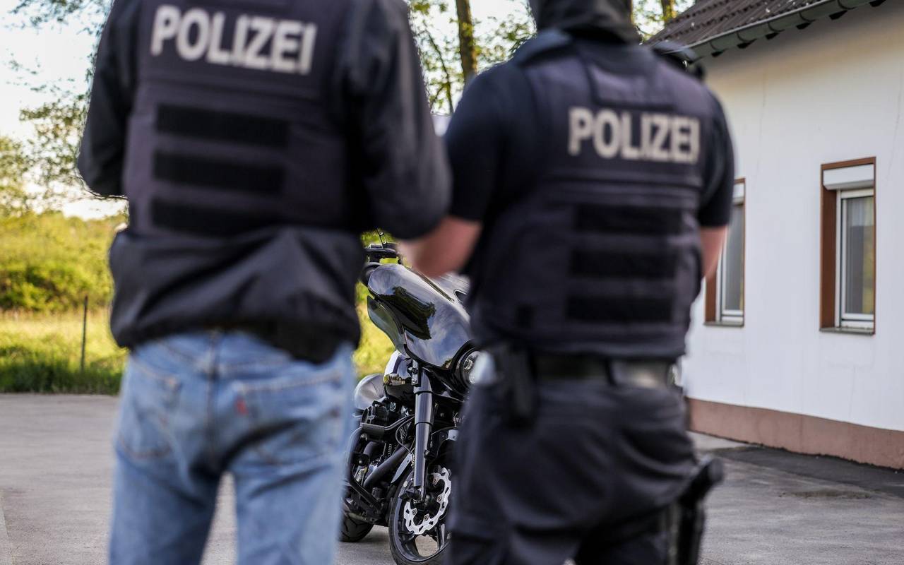 1.200 Polizisten bei Razzia gegen "Hells Angels" im Einsatz