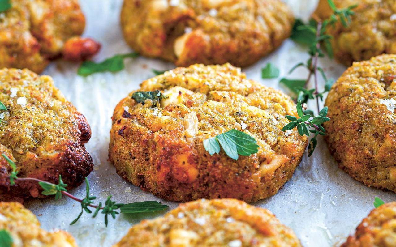 Knusprige Brokkolitaler mit Feta