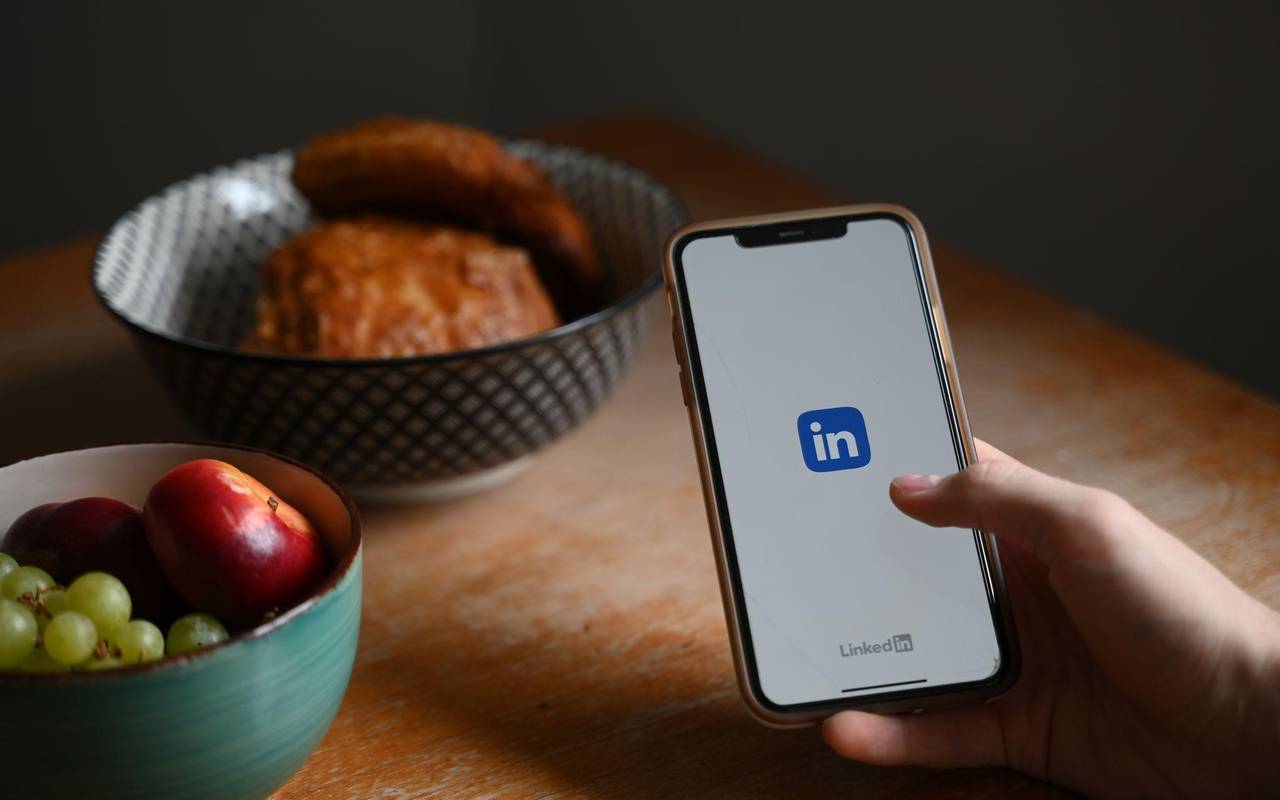 LinkedIn auf Handy