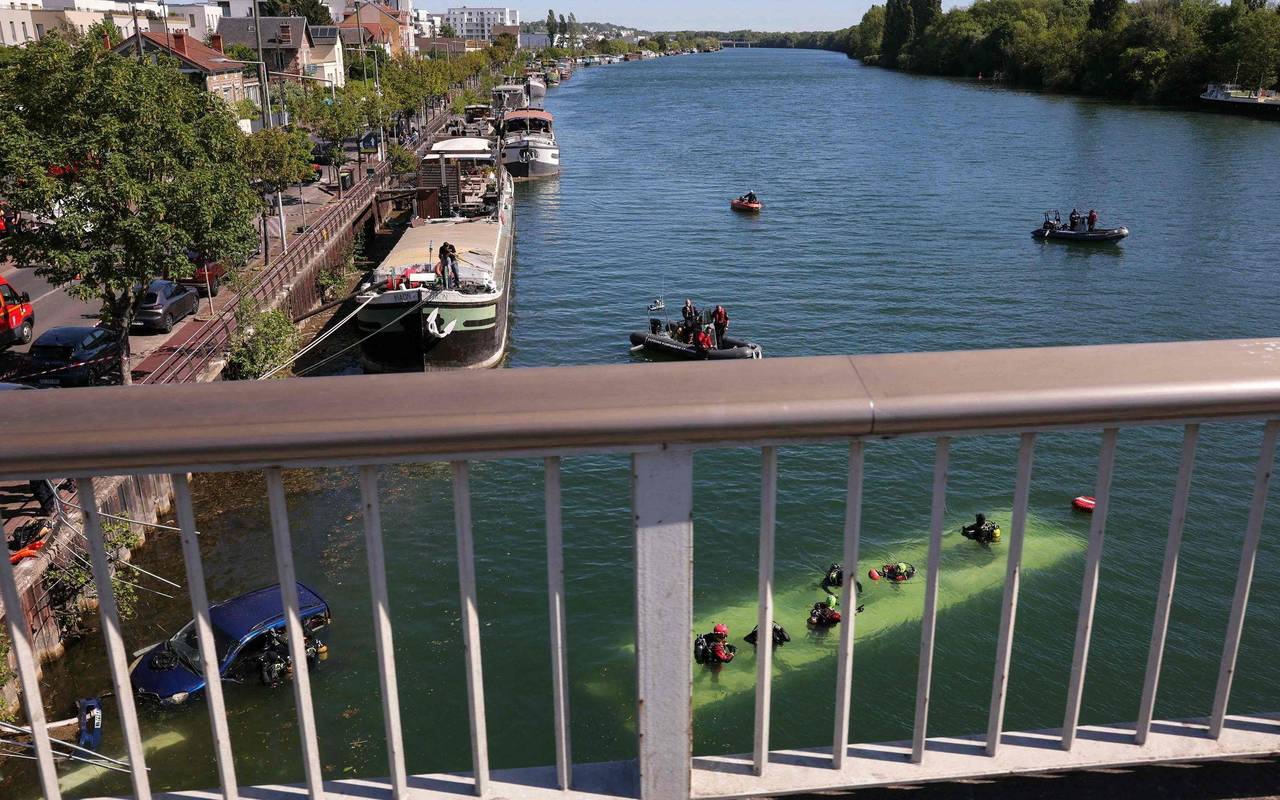Bus stürzt bei Paris in Seine – Fahrschülerin am Steuer