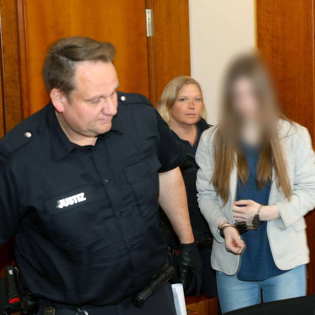 Prozess gegen Sozialarbeiterin wegen Mordes an 15-Jähriger