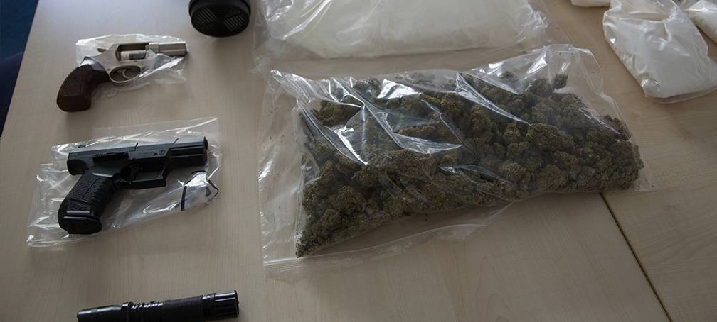 Polizei findet 2.000 Extasy Tabletten bei Drogensüchtigem