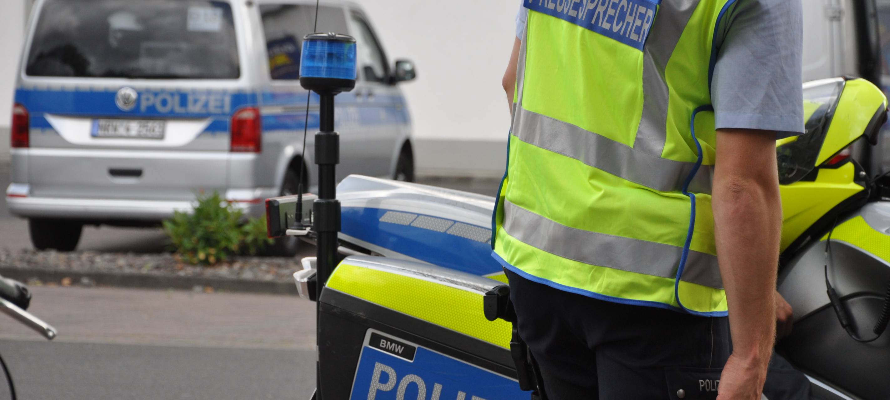 Raub statt Sex-Treffen: Durchsuchungen und Festnahme