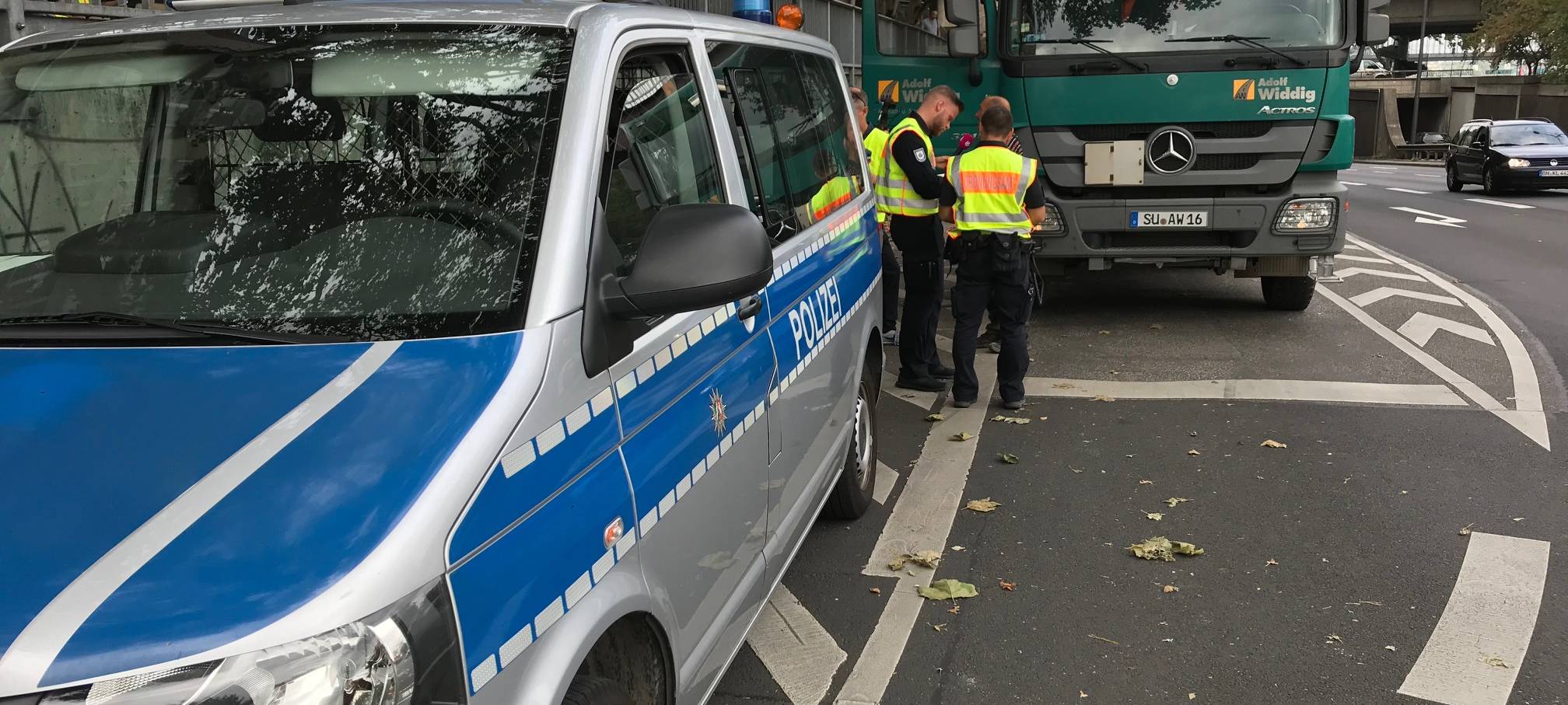 LKW-Fahrer parkt mit über zwei Promille auf A3